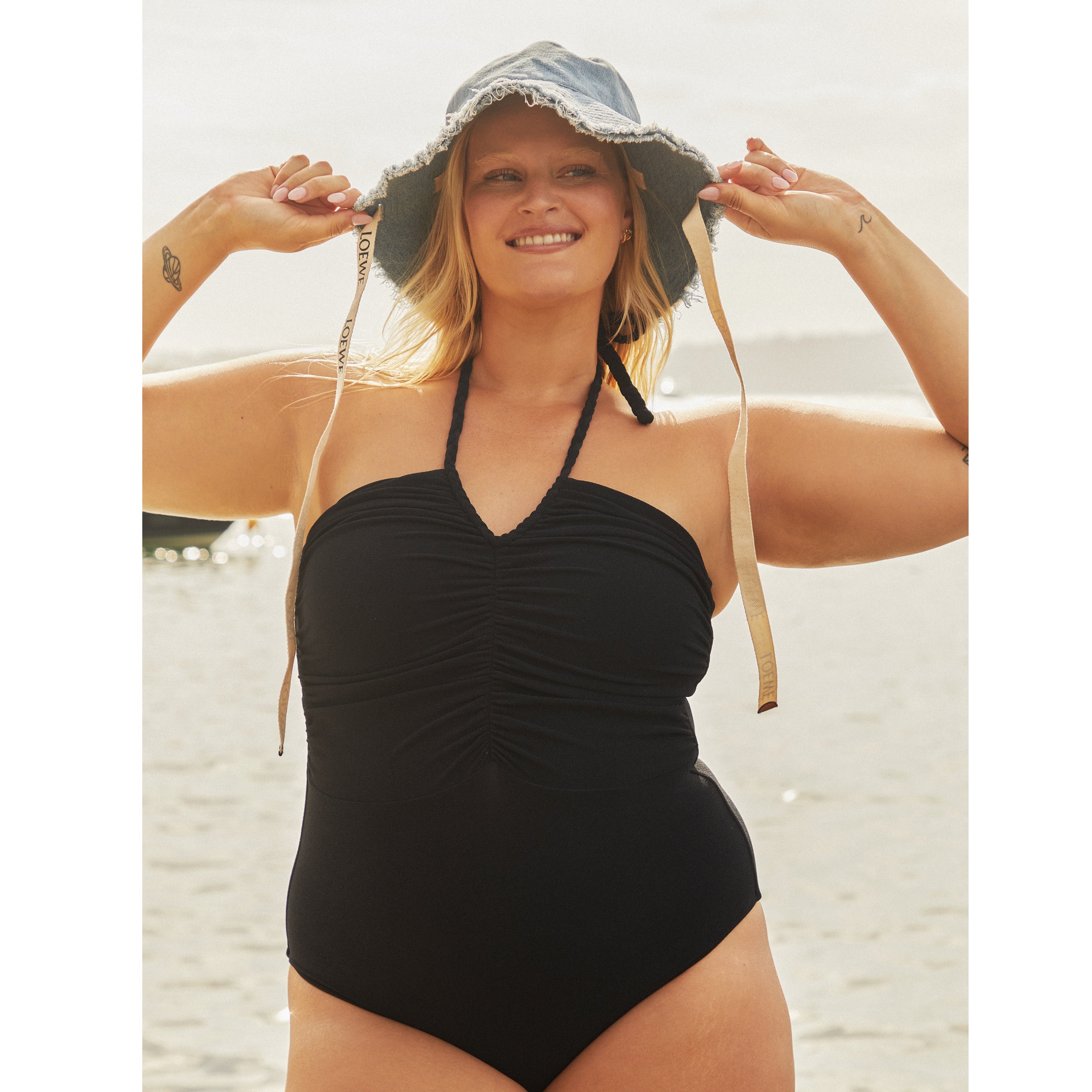 I Am Woman / One piece / Black Texture