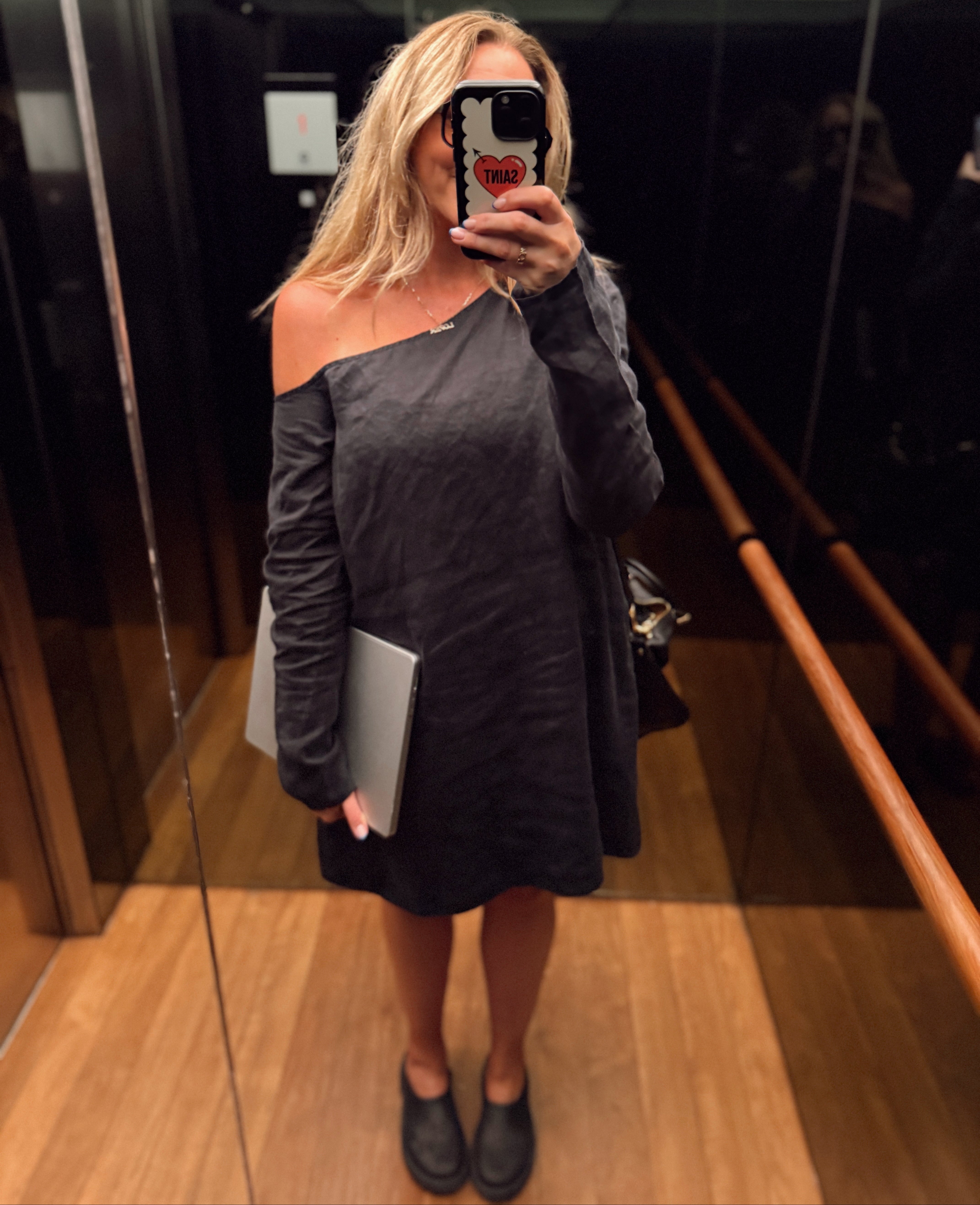 Smooth Operator / Linen dress / Black